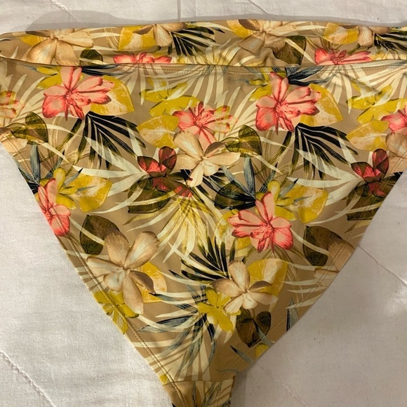 Time and Tru High Waist Bikini Bottom 1X (16W-18W) (FR) - Picture 5 of 11